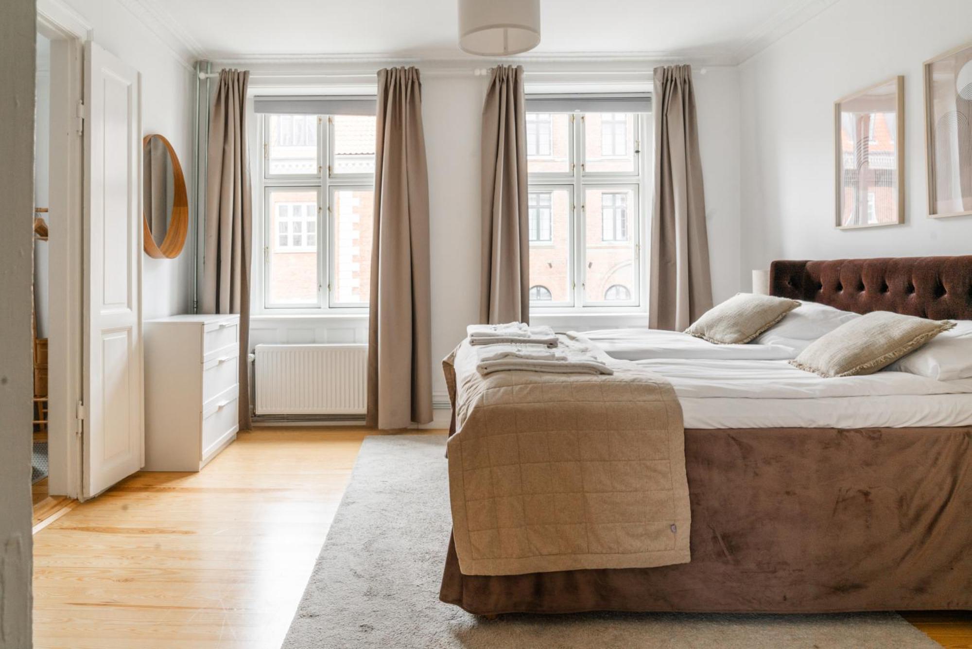 Nyhavn - Luxurious 3-4 Bedroom Копенгаген